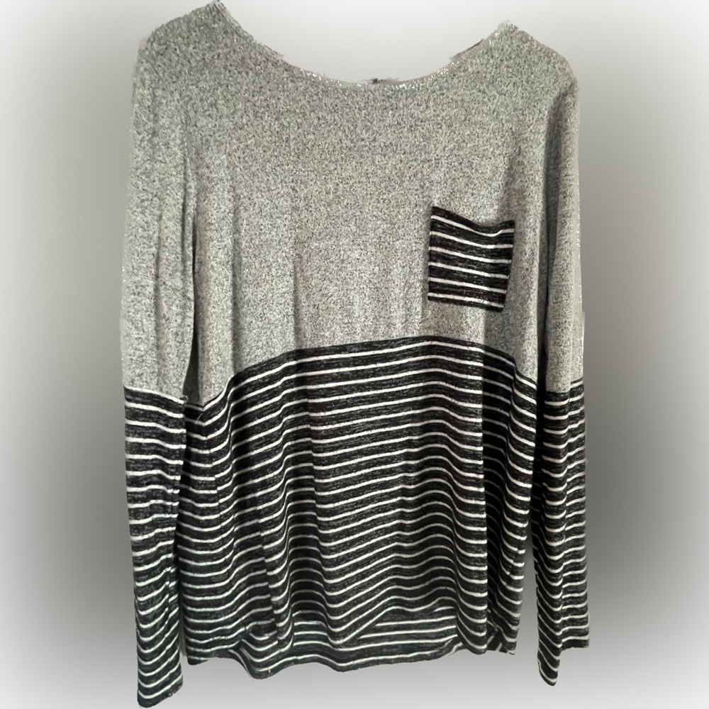 Good condition gray pink clover sweater